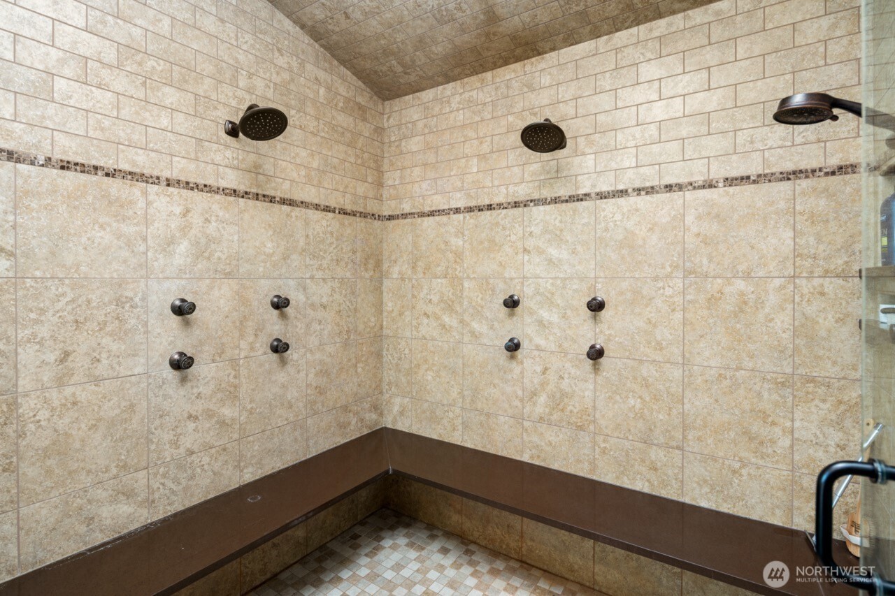 109 Bond Drive Property Photo 18