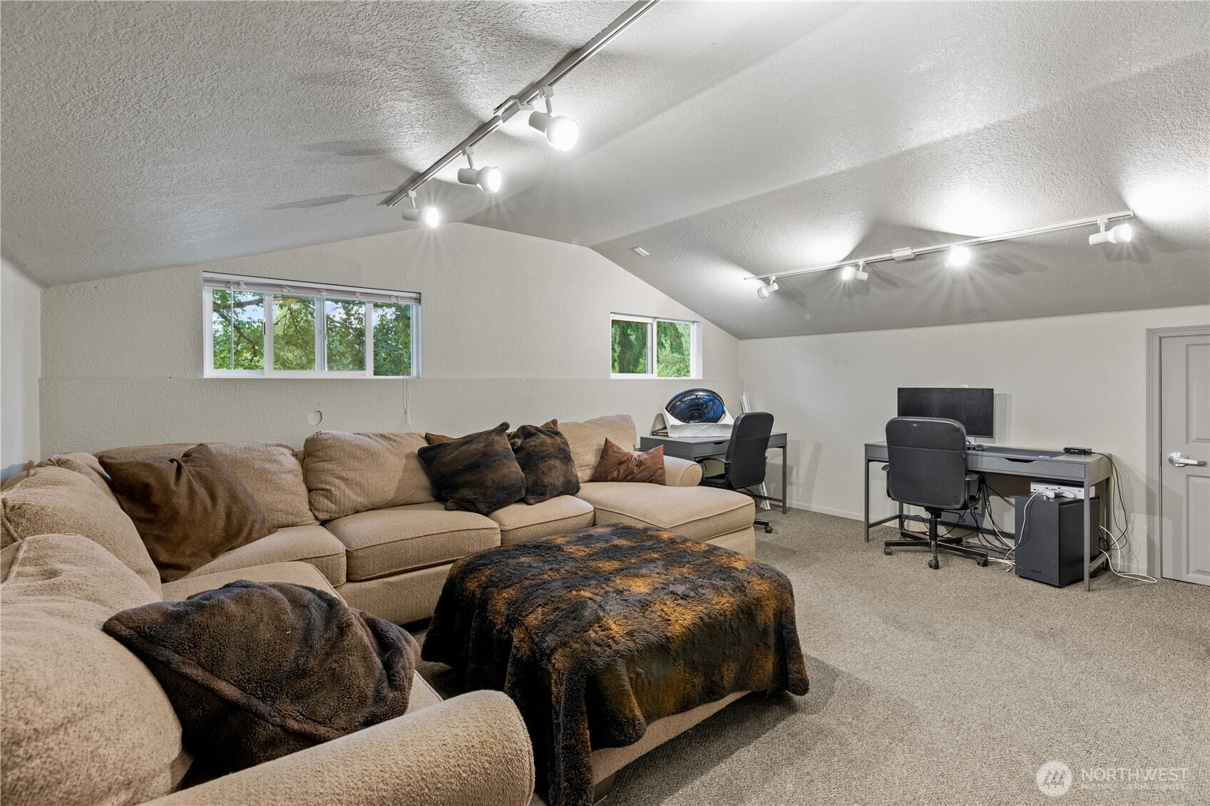 109 Bond Drive Property Photo 39