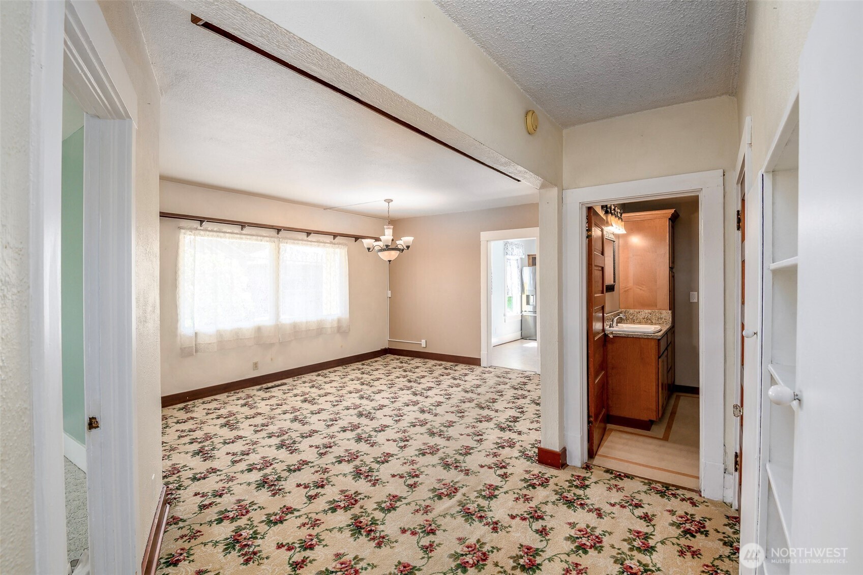 6330 S I Street Property Photo 6