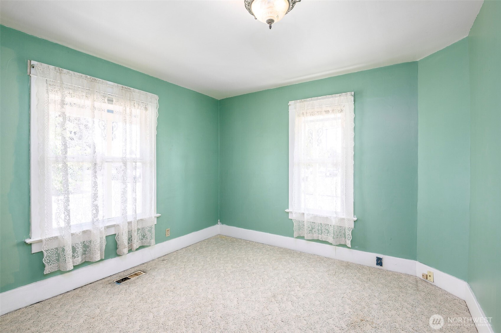 6330 S I Street Property Photo 8