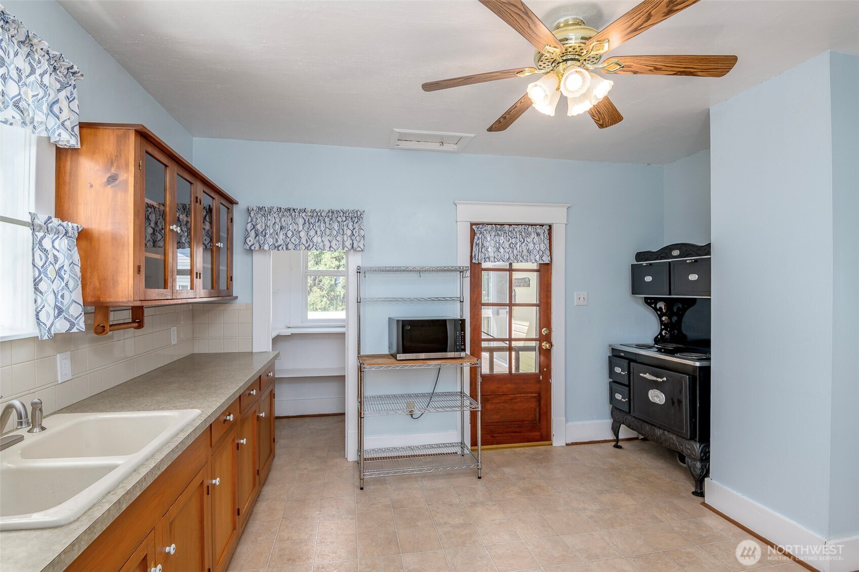 6330 S I Street Property Photo 15