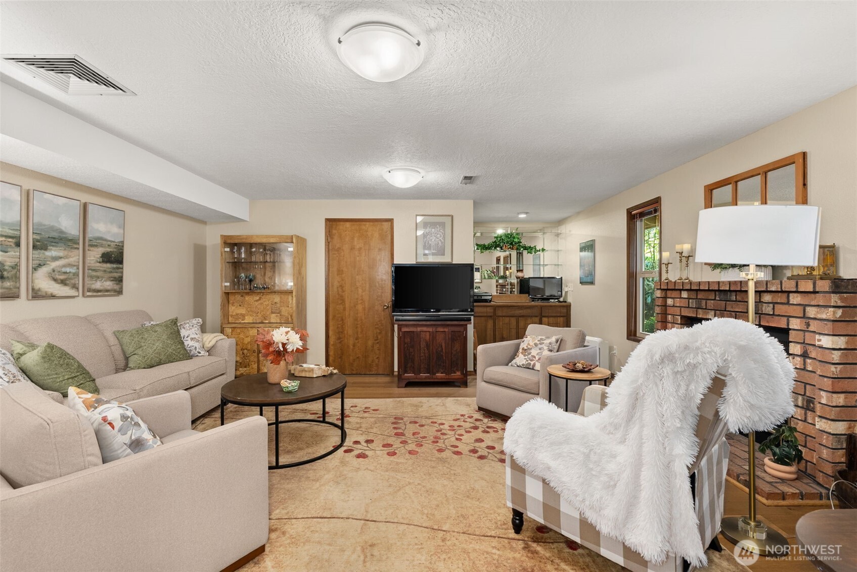 6615 Sierra Court Property Photo 11