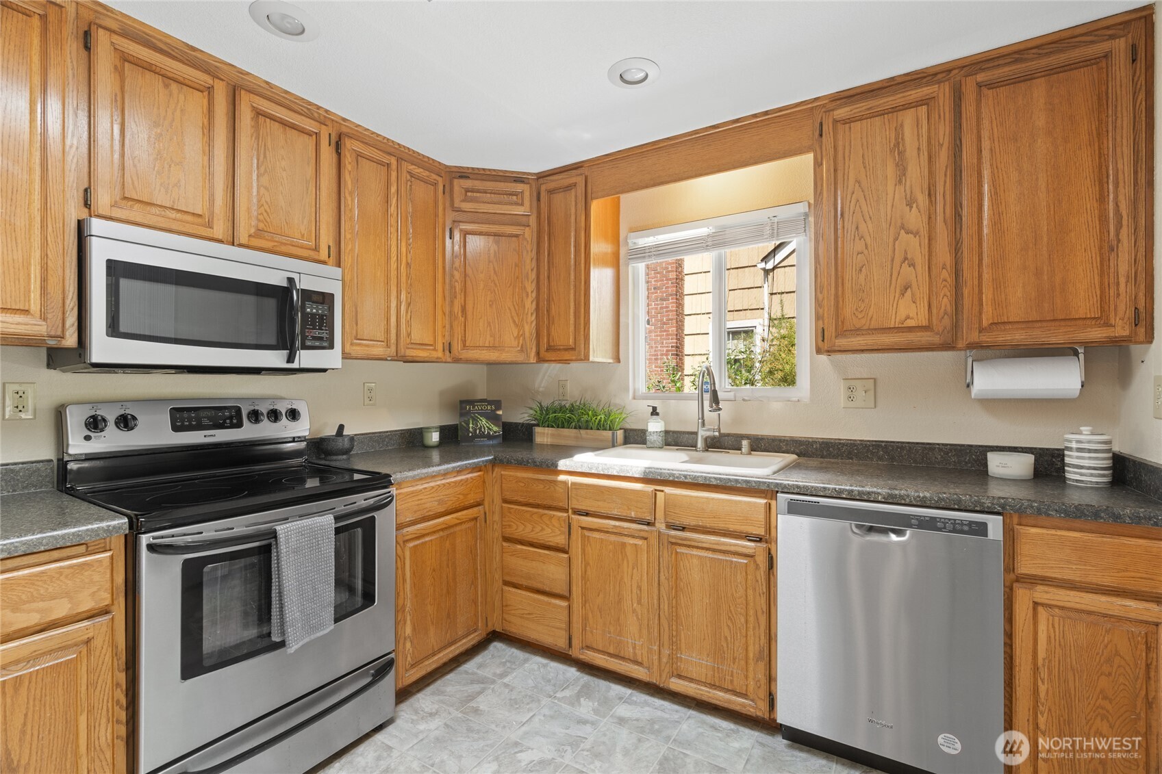 6117 S G Street Property Photo 14