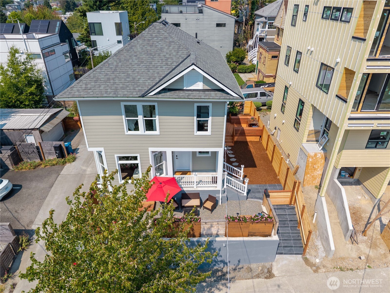 2216 E Fir Street Property Photo 4