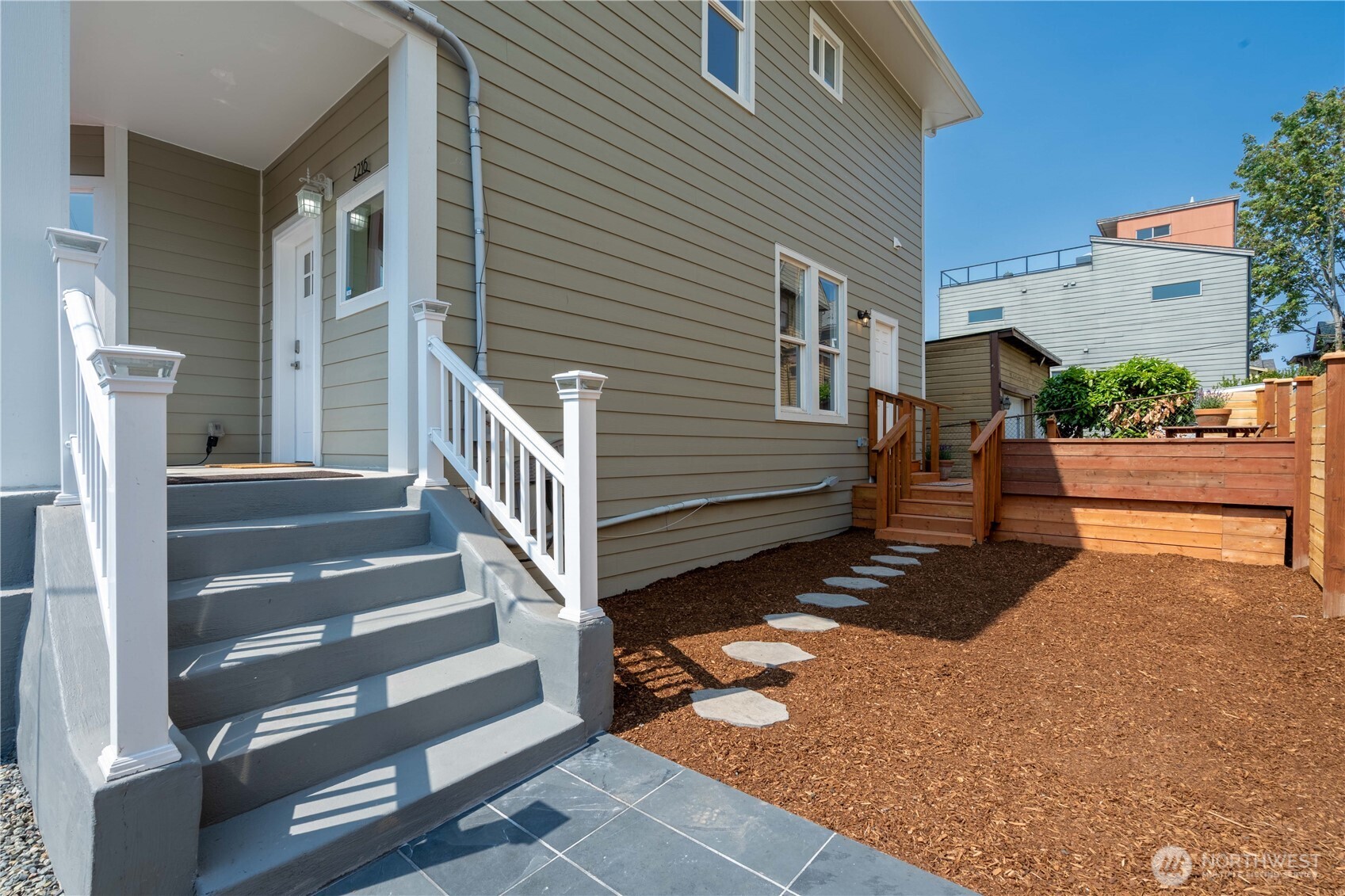 2216 E Fir Street Property Photo 5