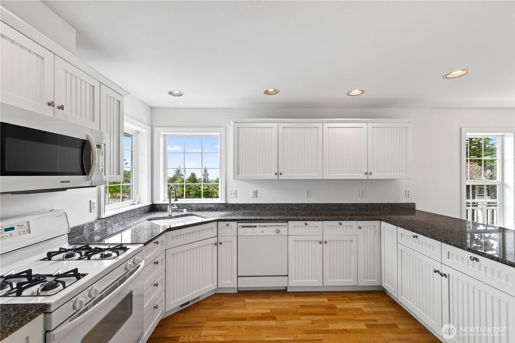 2618 Washington Boulevard Property Photo 7