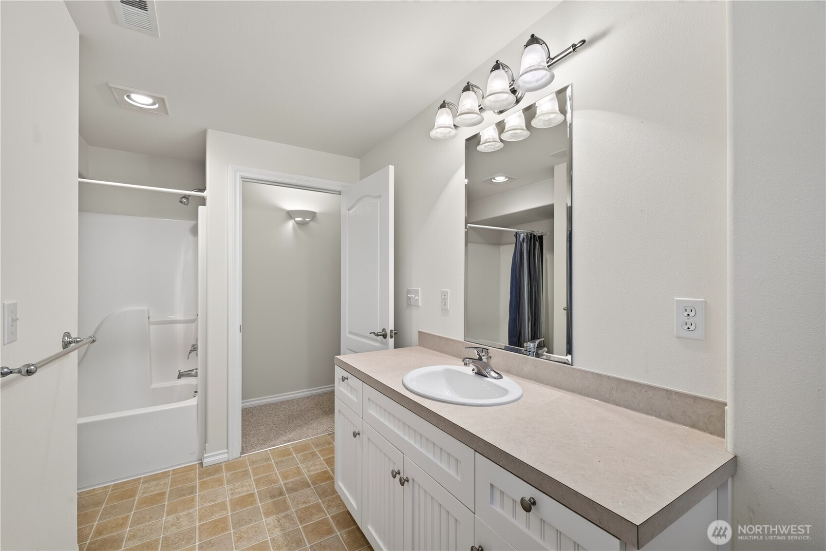 2618 Washington Boulevard Property Photo 28