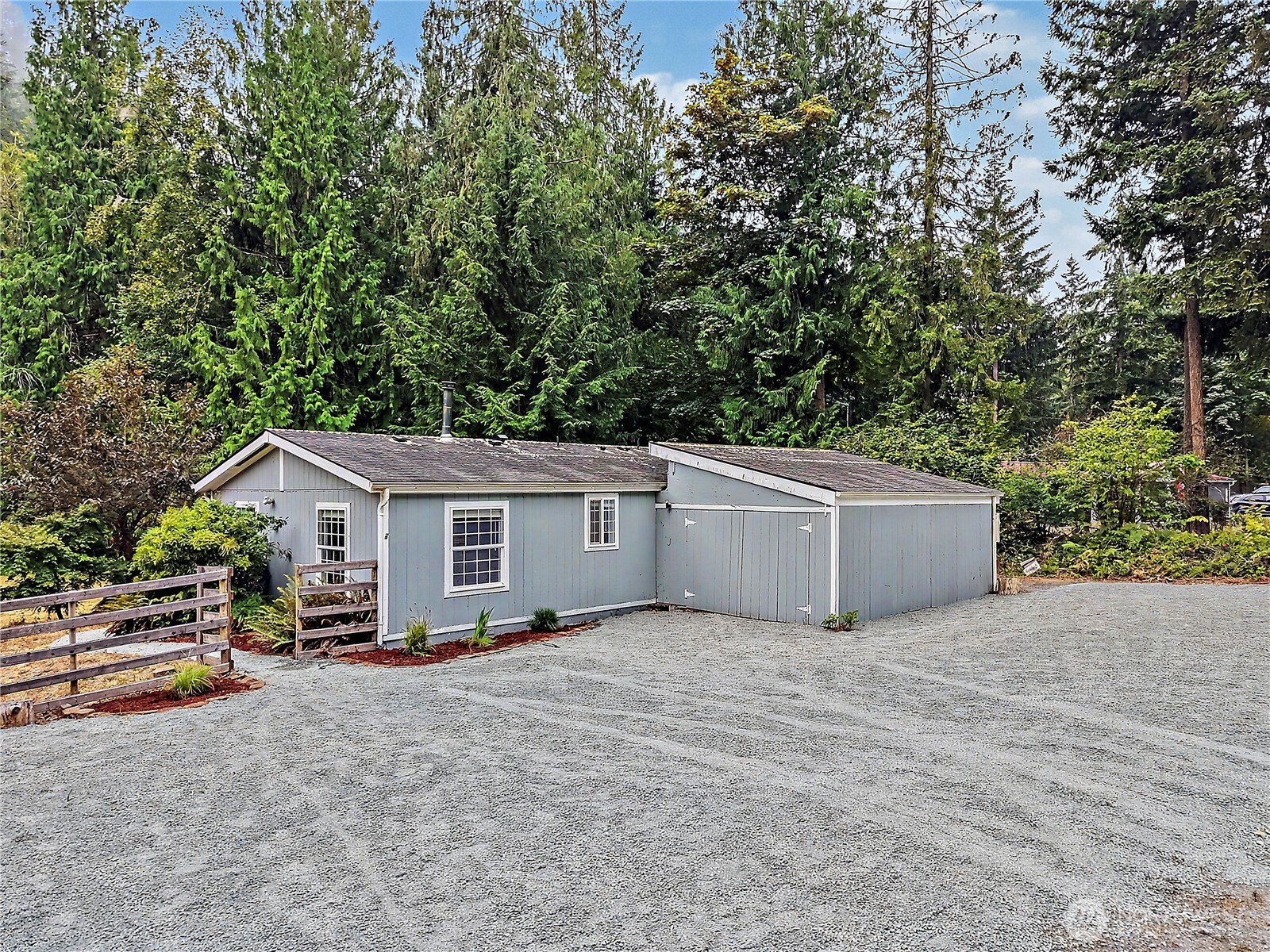 19706 215th Street Property Photo 2
