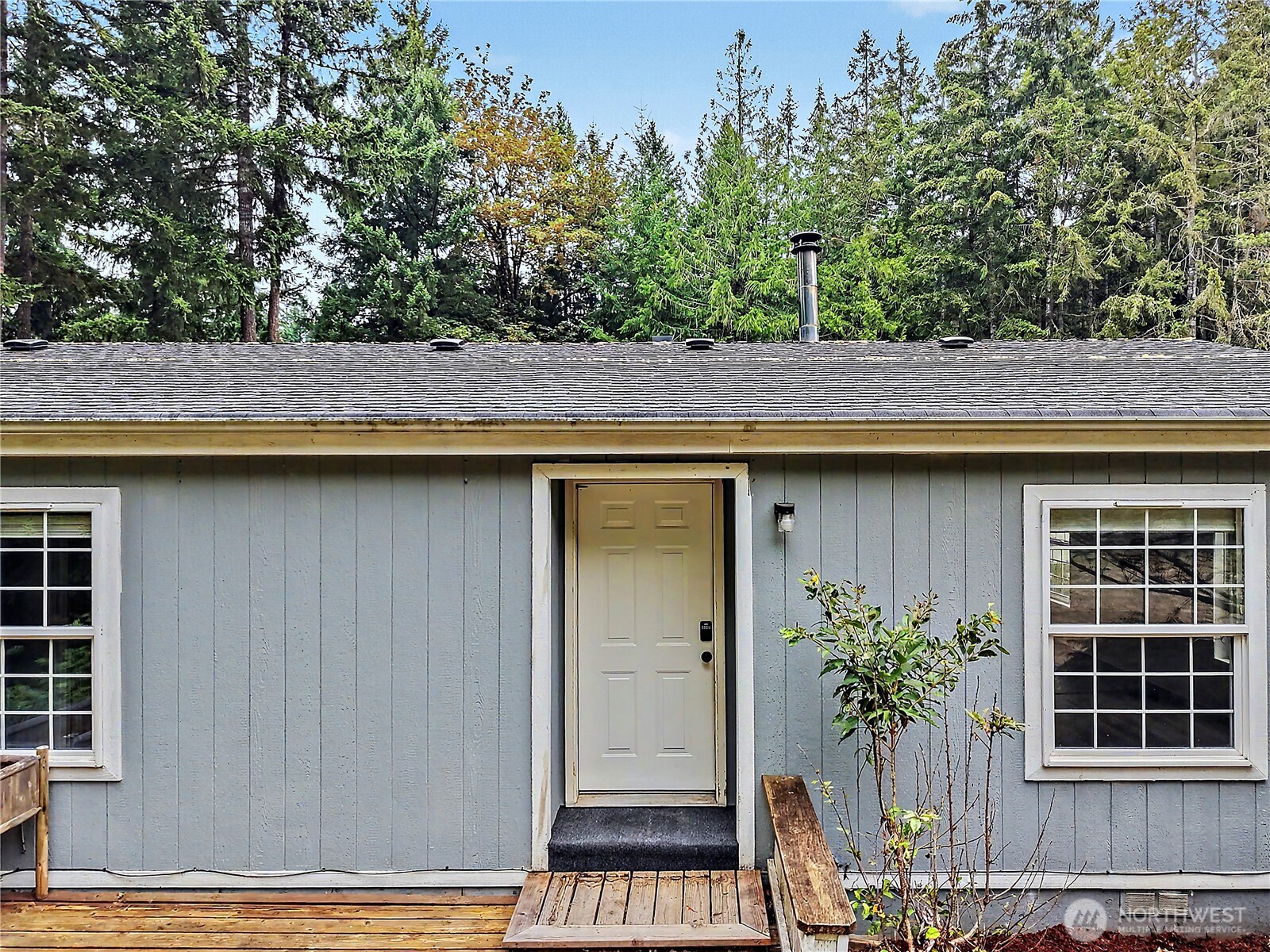 19706 215th Street Property Photo 4