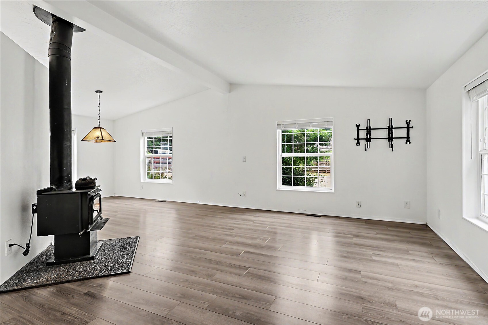 19706 215th Street Property Photo 5