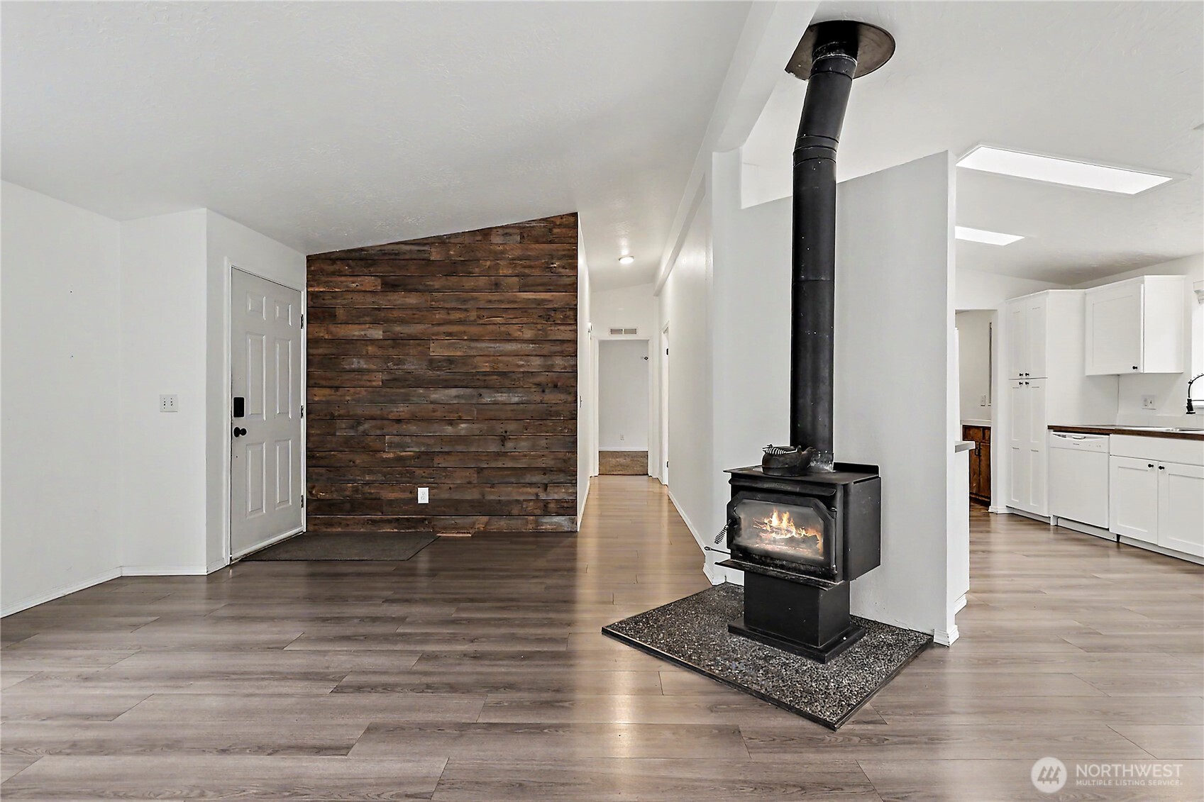19706 215th Street Property Photo 8