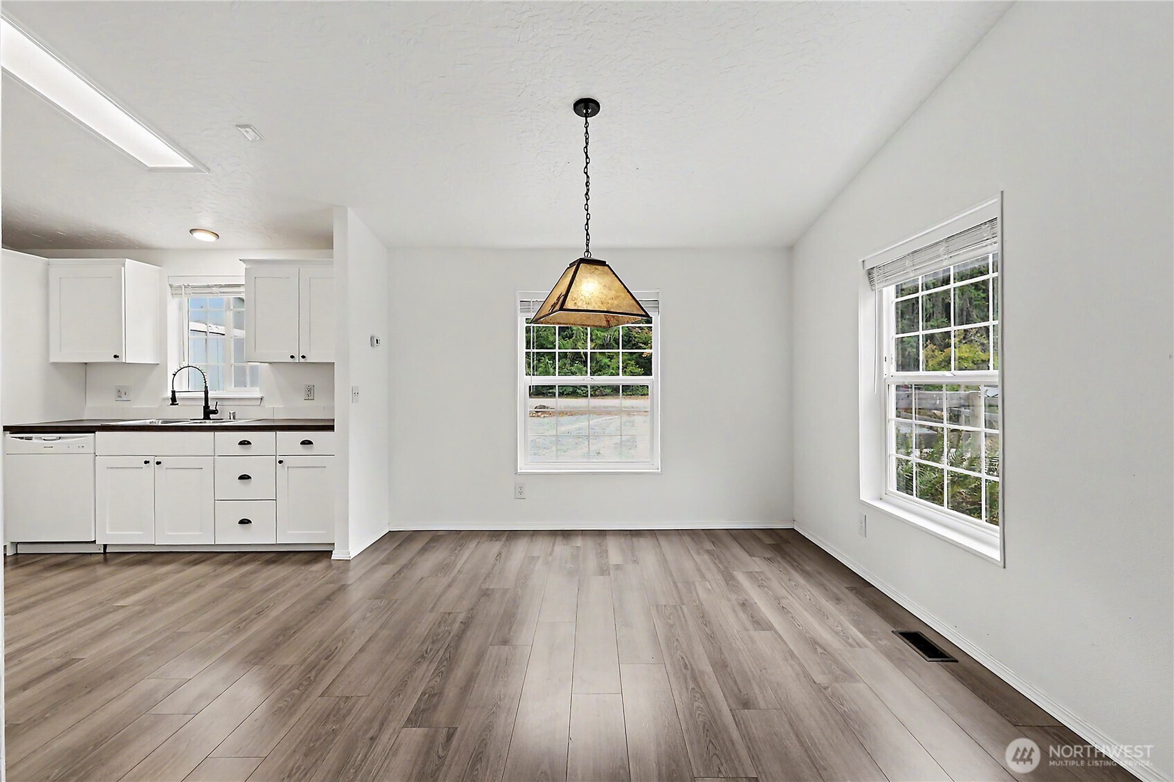19706 215th Street Property Photo 10