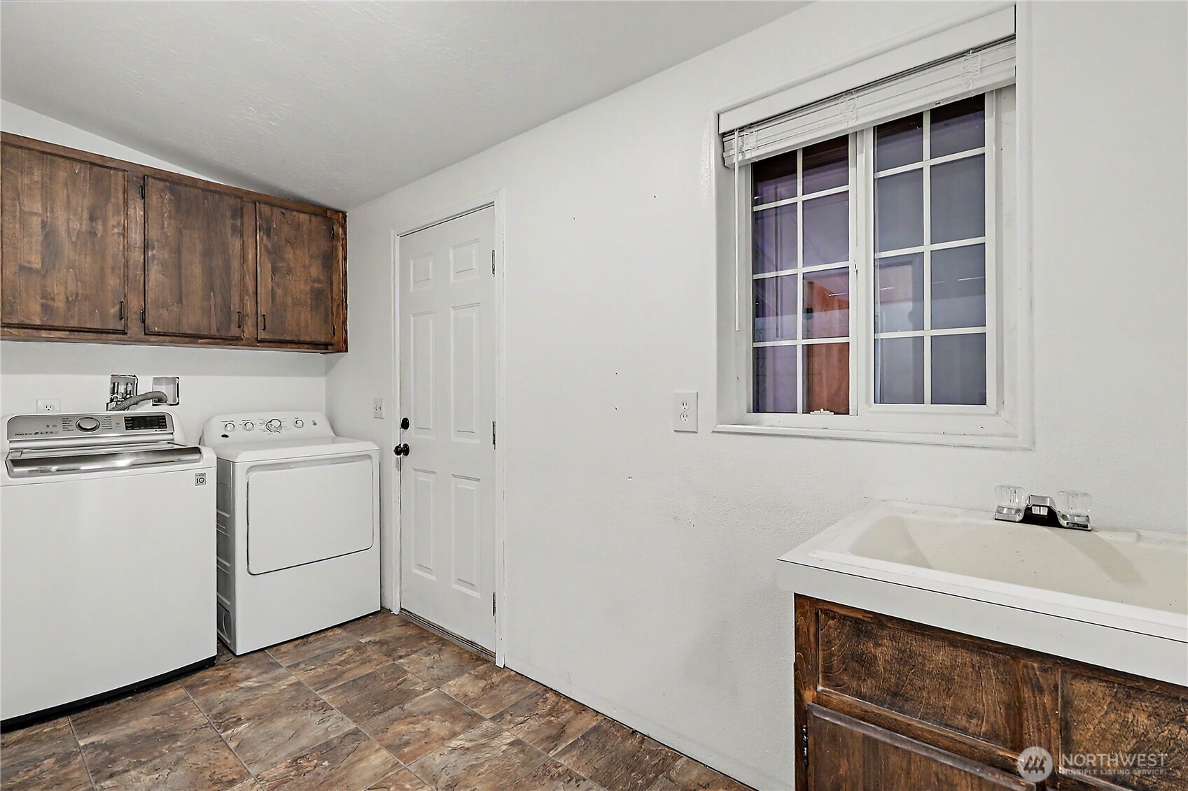 19706 215th Street Property Photo 26