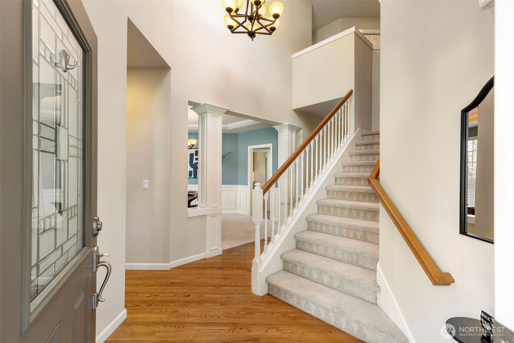 2741 Ne Noll Valley Loop Property Photo 5