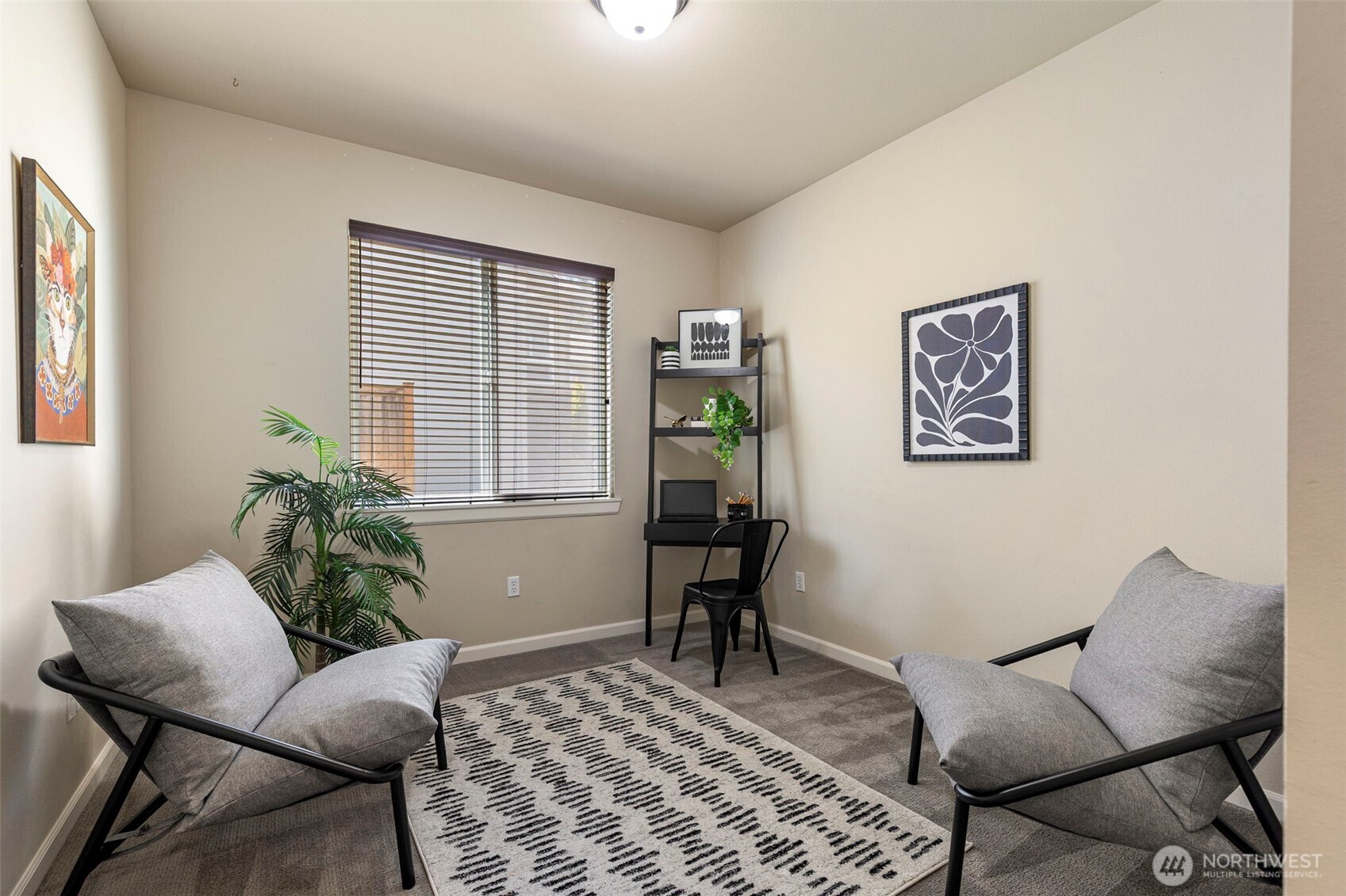 2741 Ne Noll Valley Loop Property Photo 20