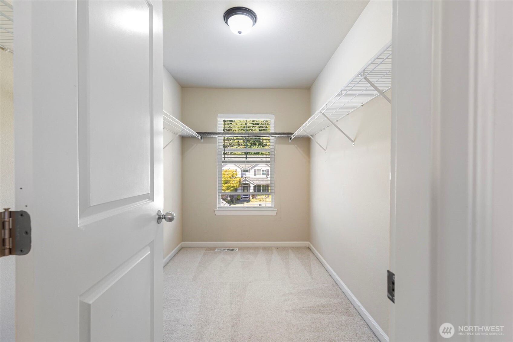 2741 Ne Noll Valley Loop Property Photo 28