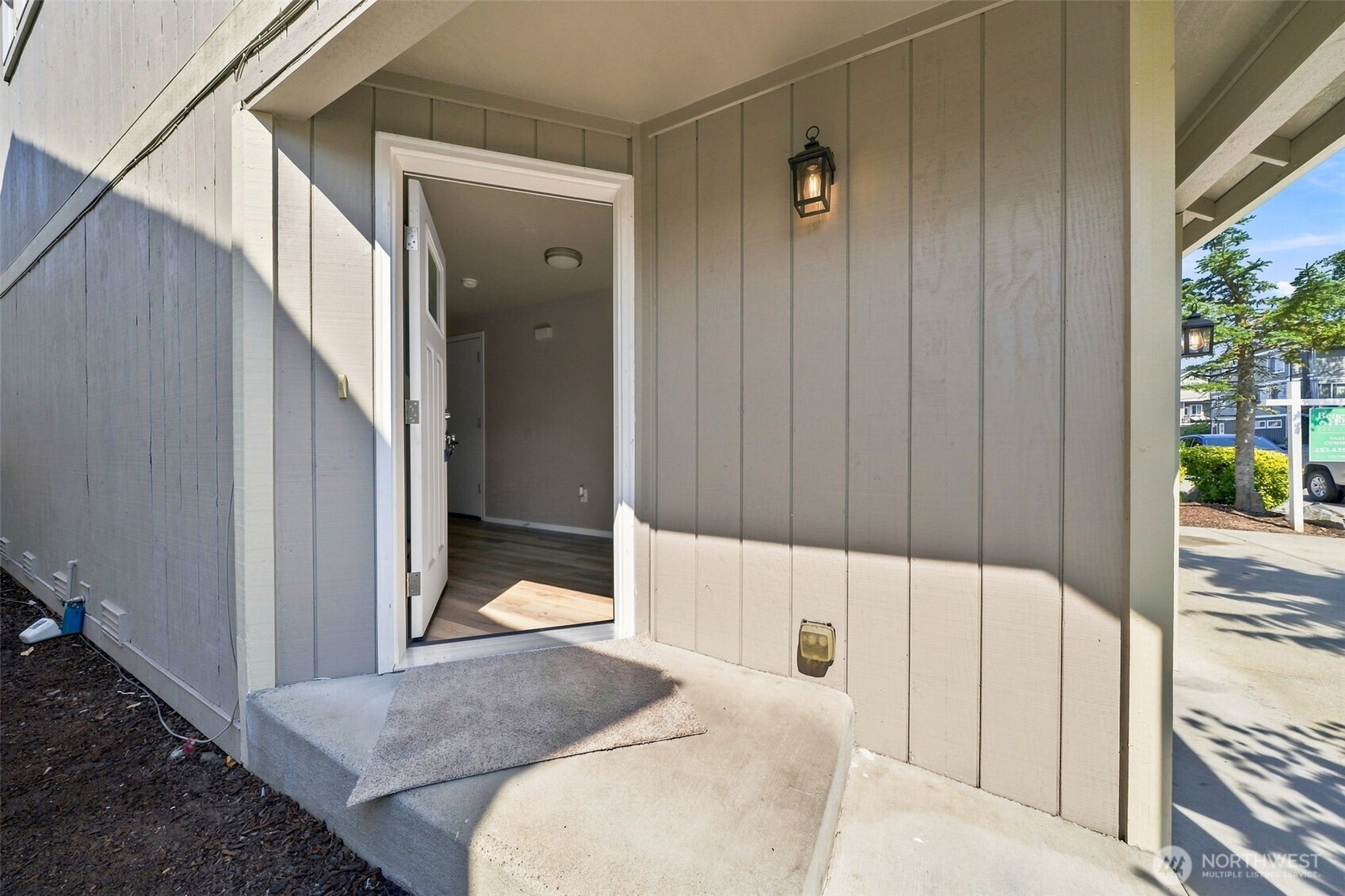 4042 S Warner Street B Property Photo 2
