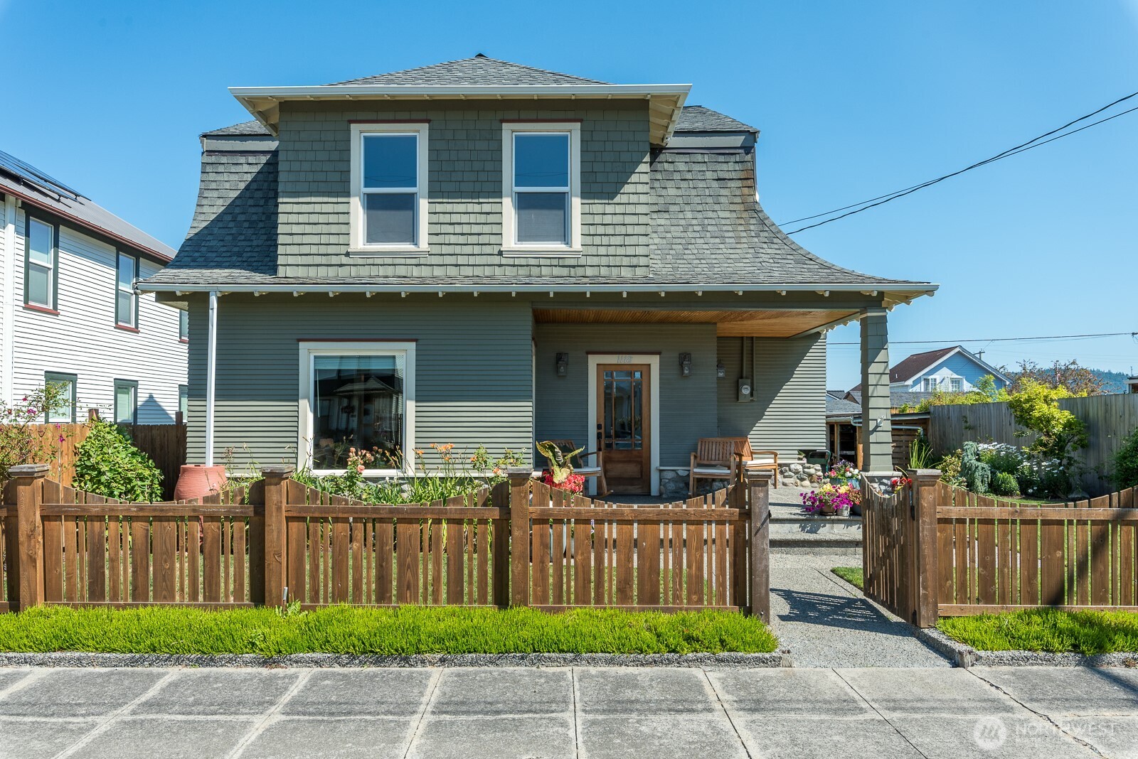 1118 4th Street Property Photo 2