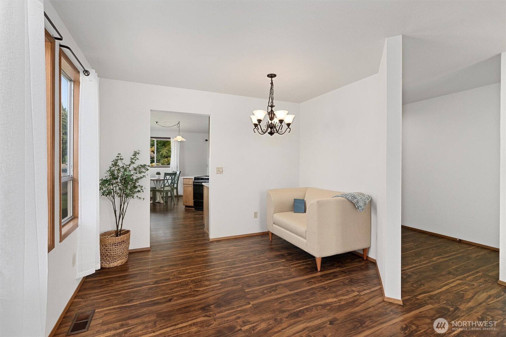 35002 14th Avenue Property Photo 5