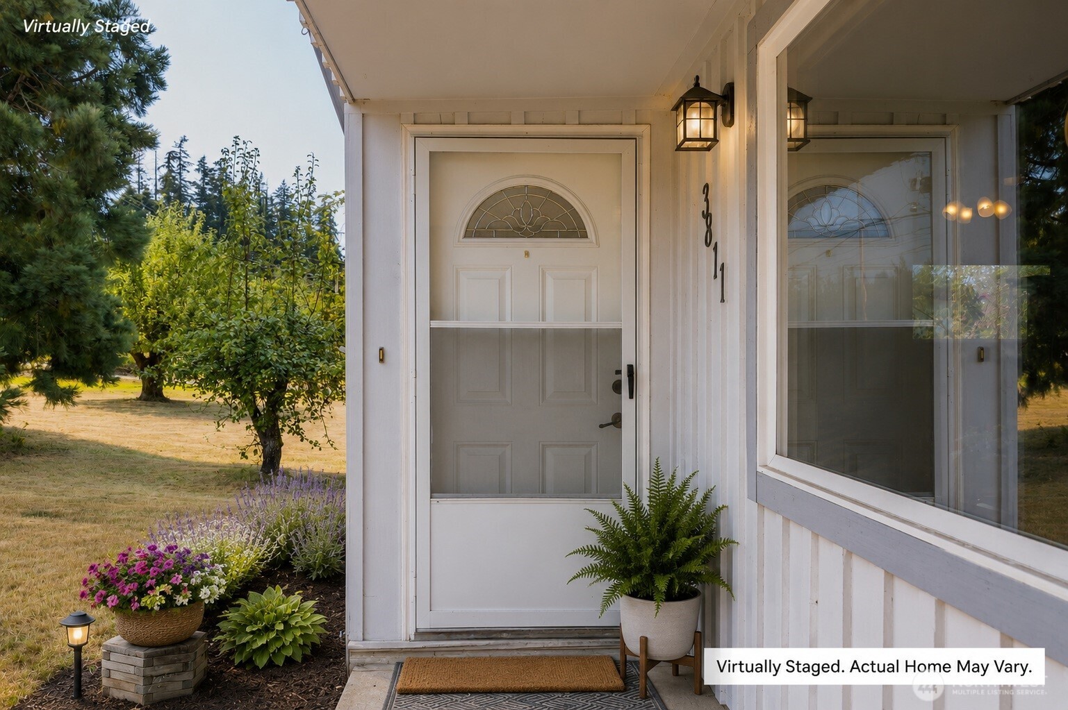 3811 E Sunset Drive Property Photo 3