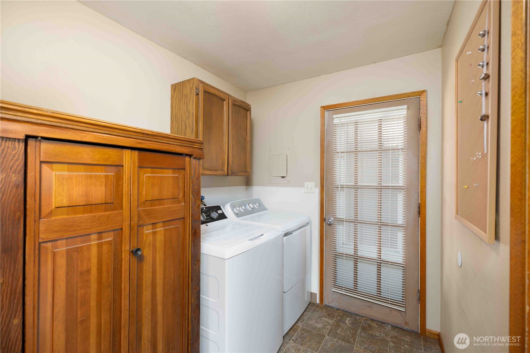 3811 E Sunset Drive Property Photo 12