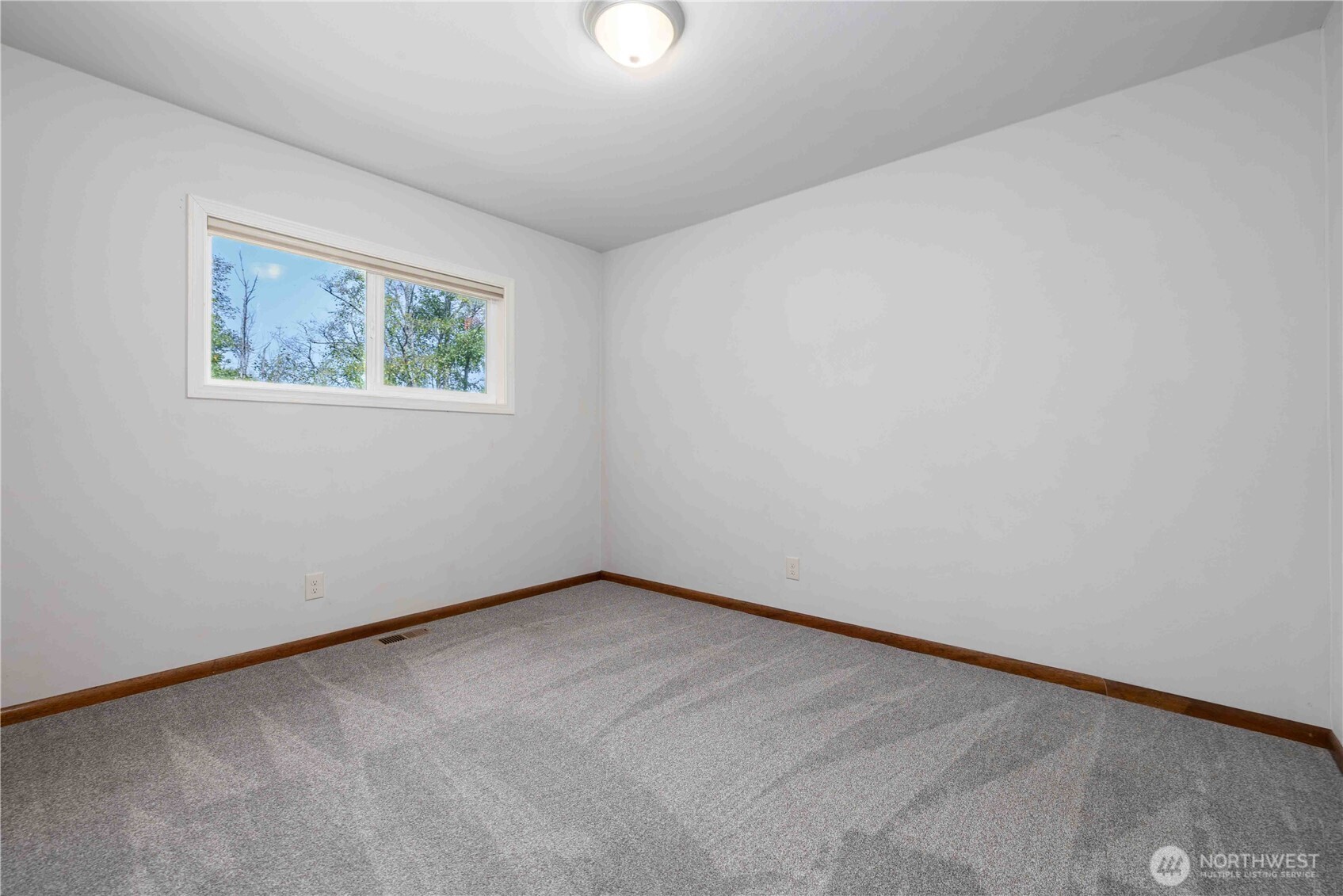 3811 E Sunset Drive Property Photo 17