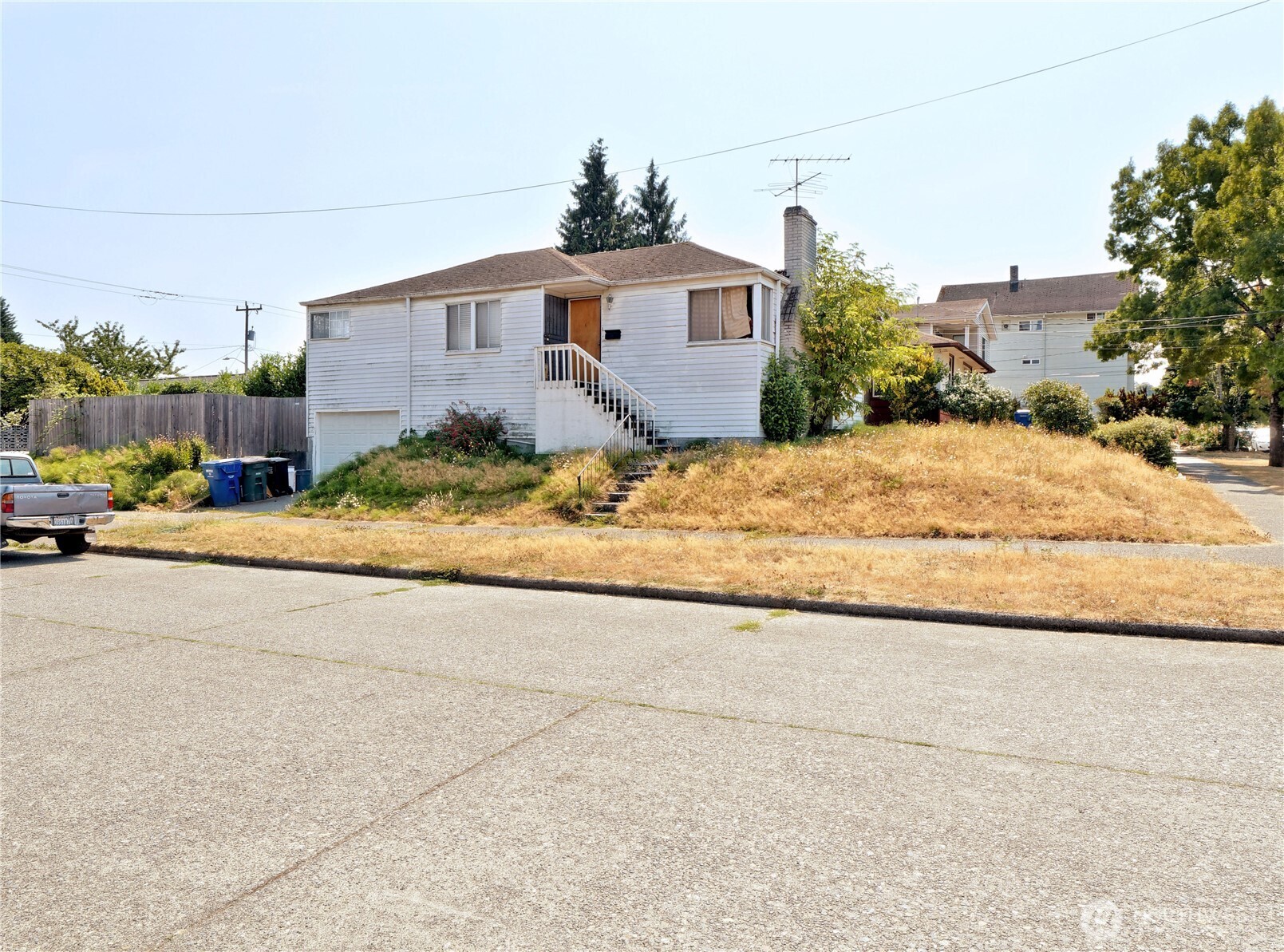 3002 21st Avenue Property Photo 4