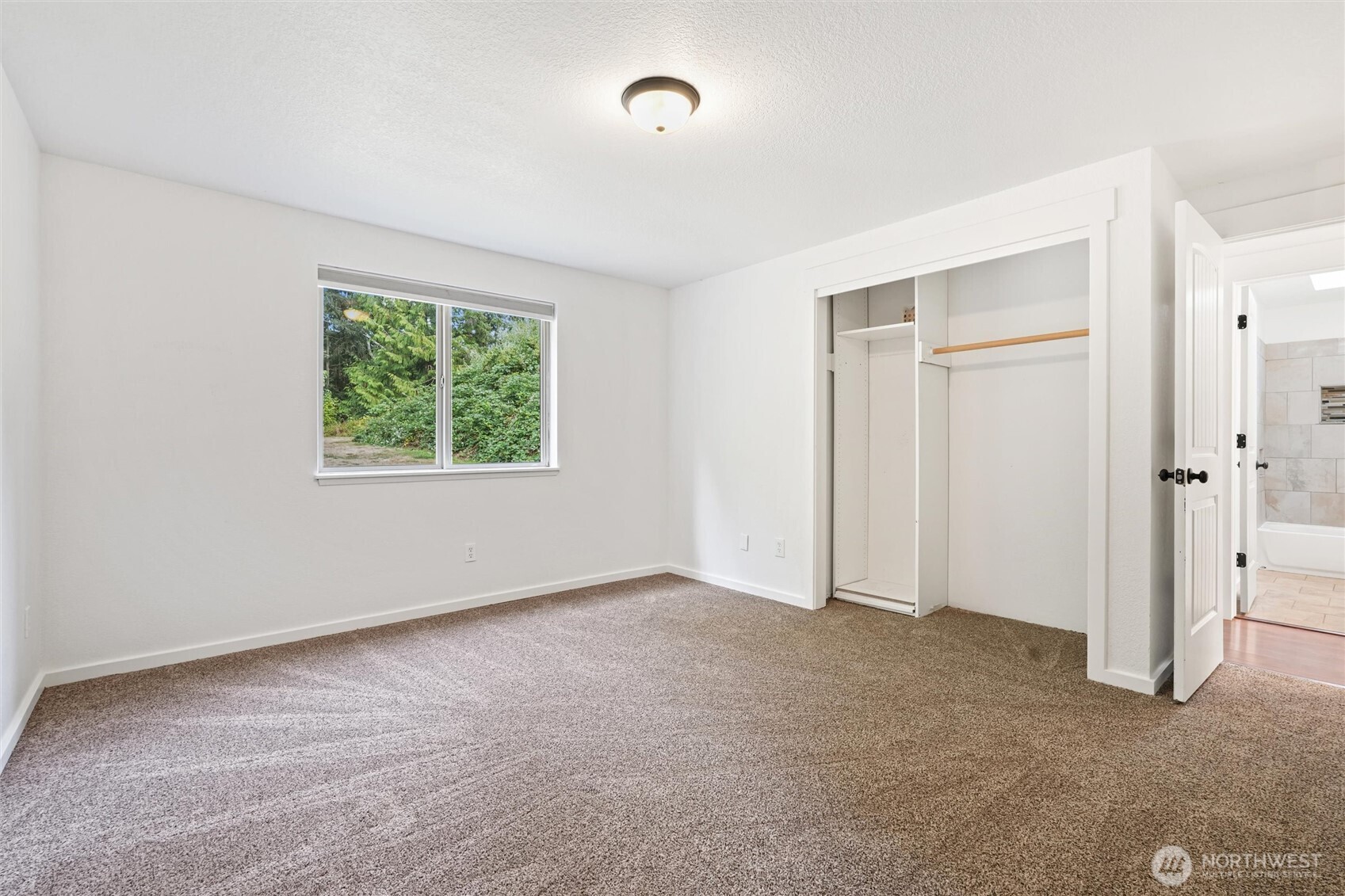 937 Rowe Road Property Photo 8