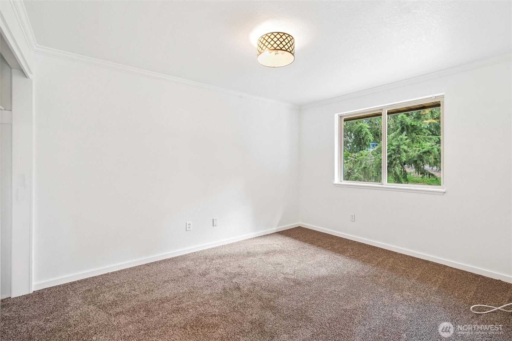 937 Rowe Road Property Photo 10
