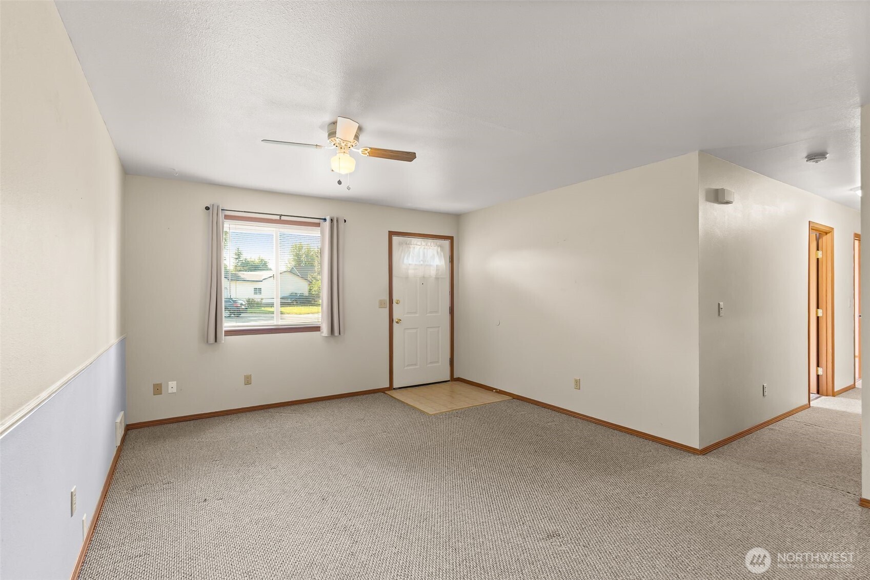 709 E White Birch Avenue Property Photo 5