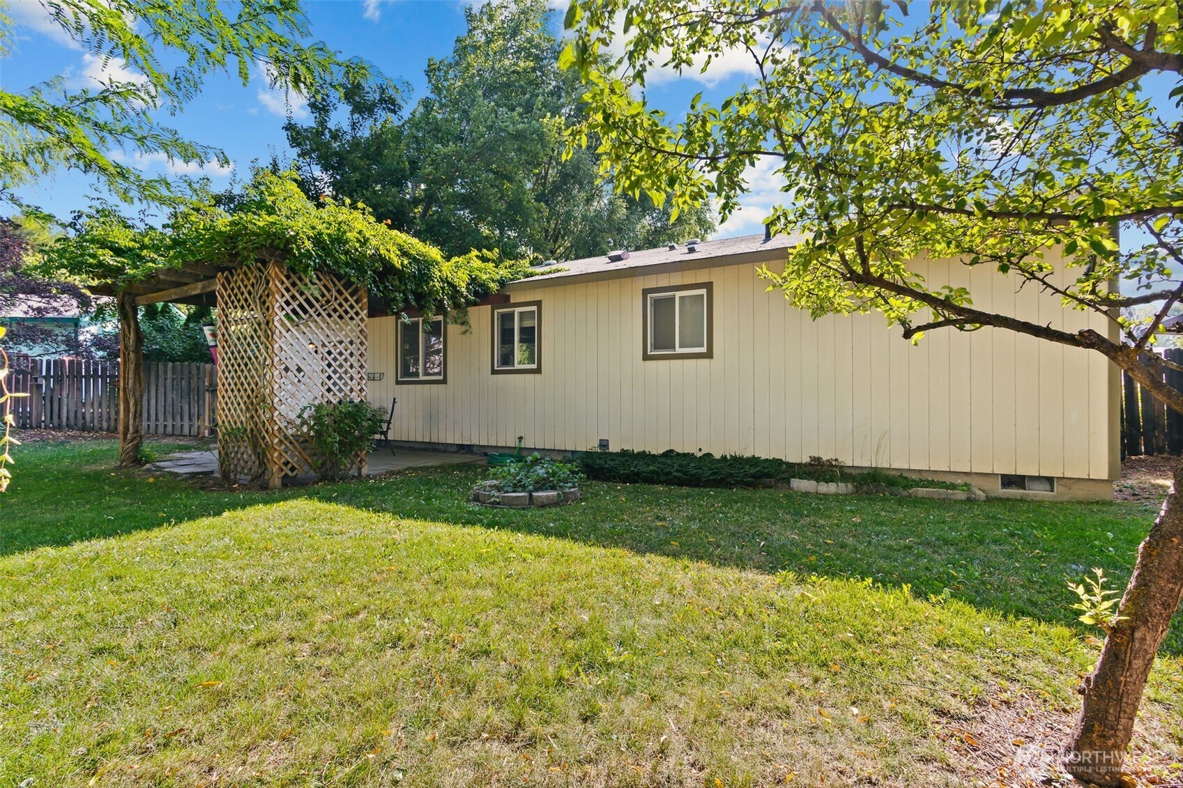 709 E White Birch Avenue Property Photo 18