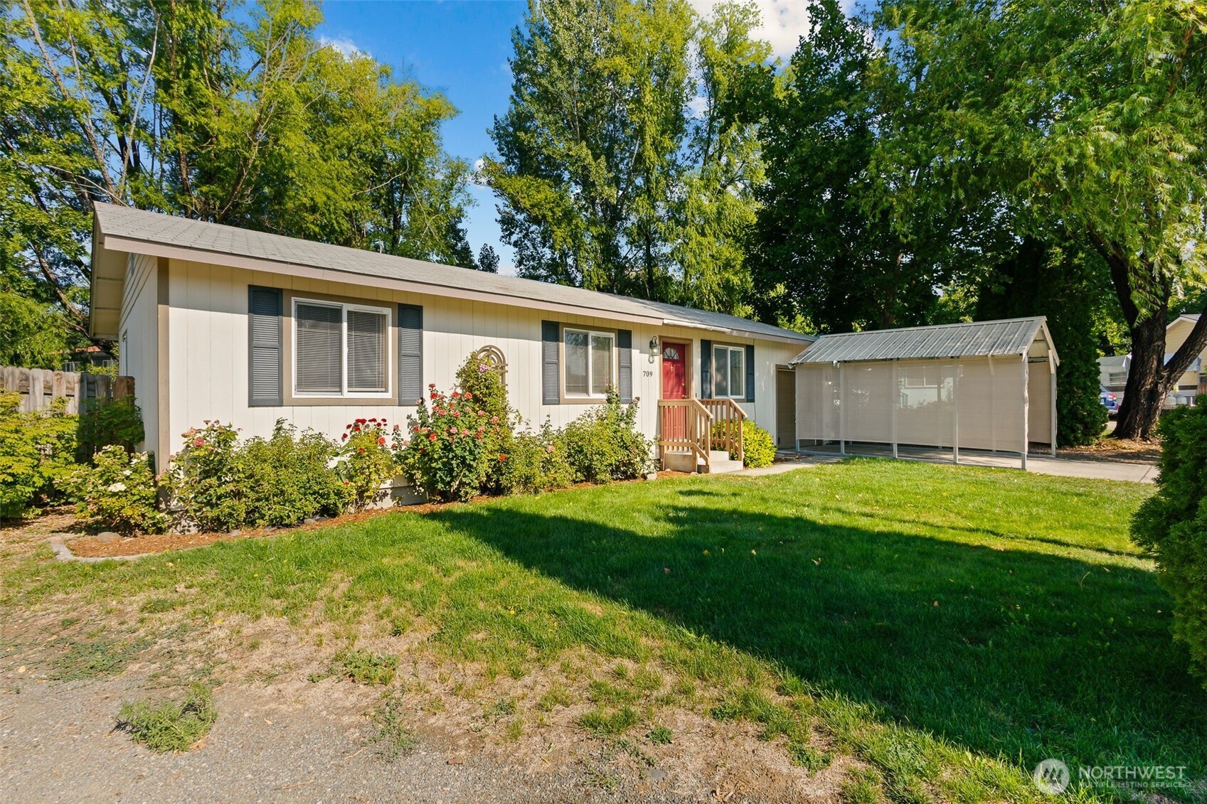 709 E White Birch Avenue Property Photo 22
