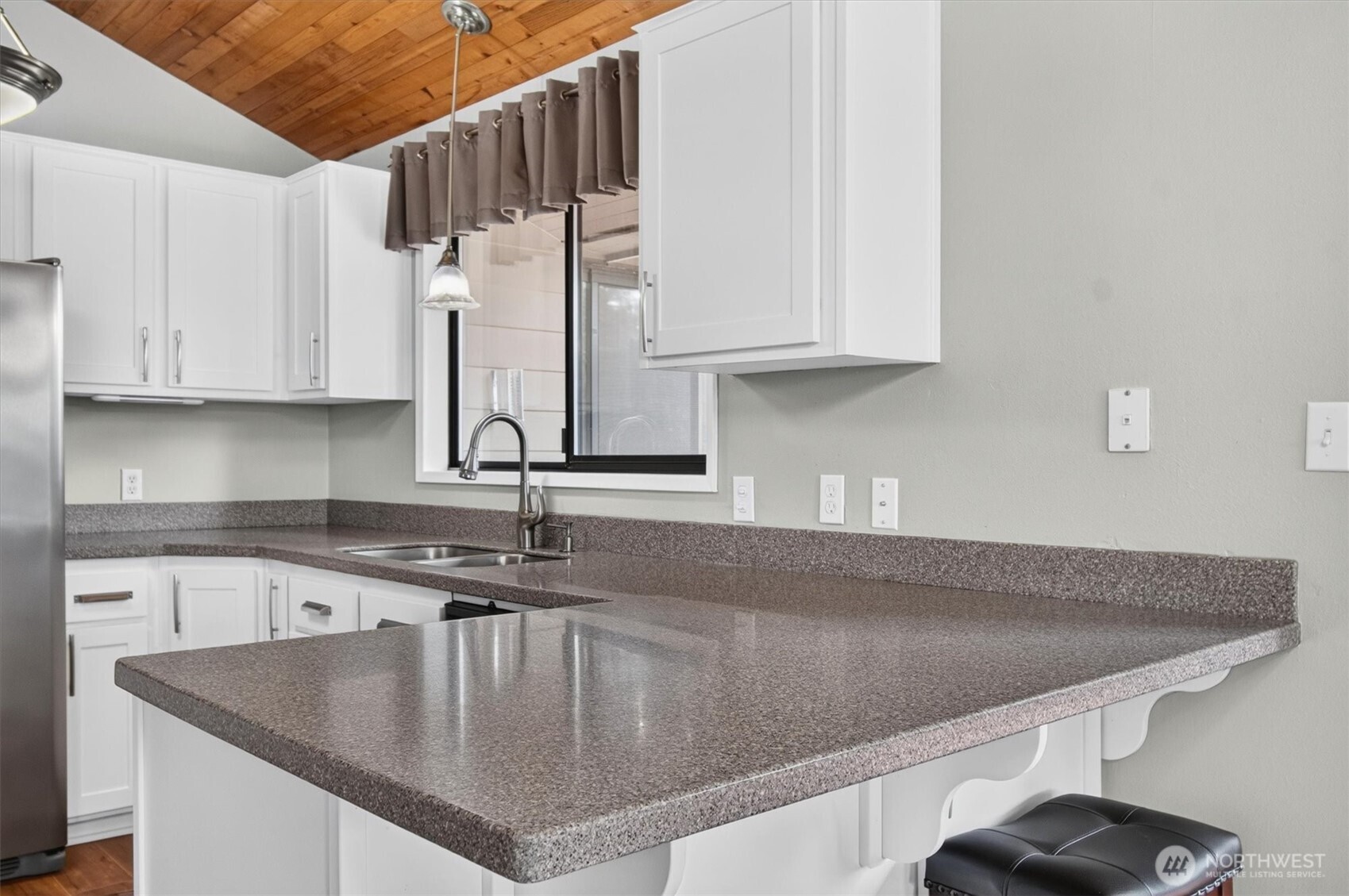48 Clover Street Property Photo 11