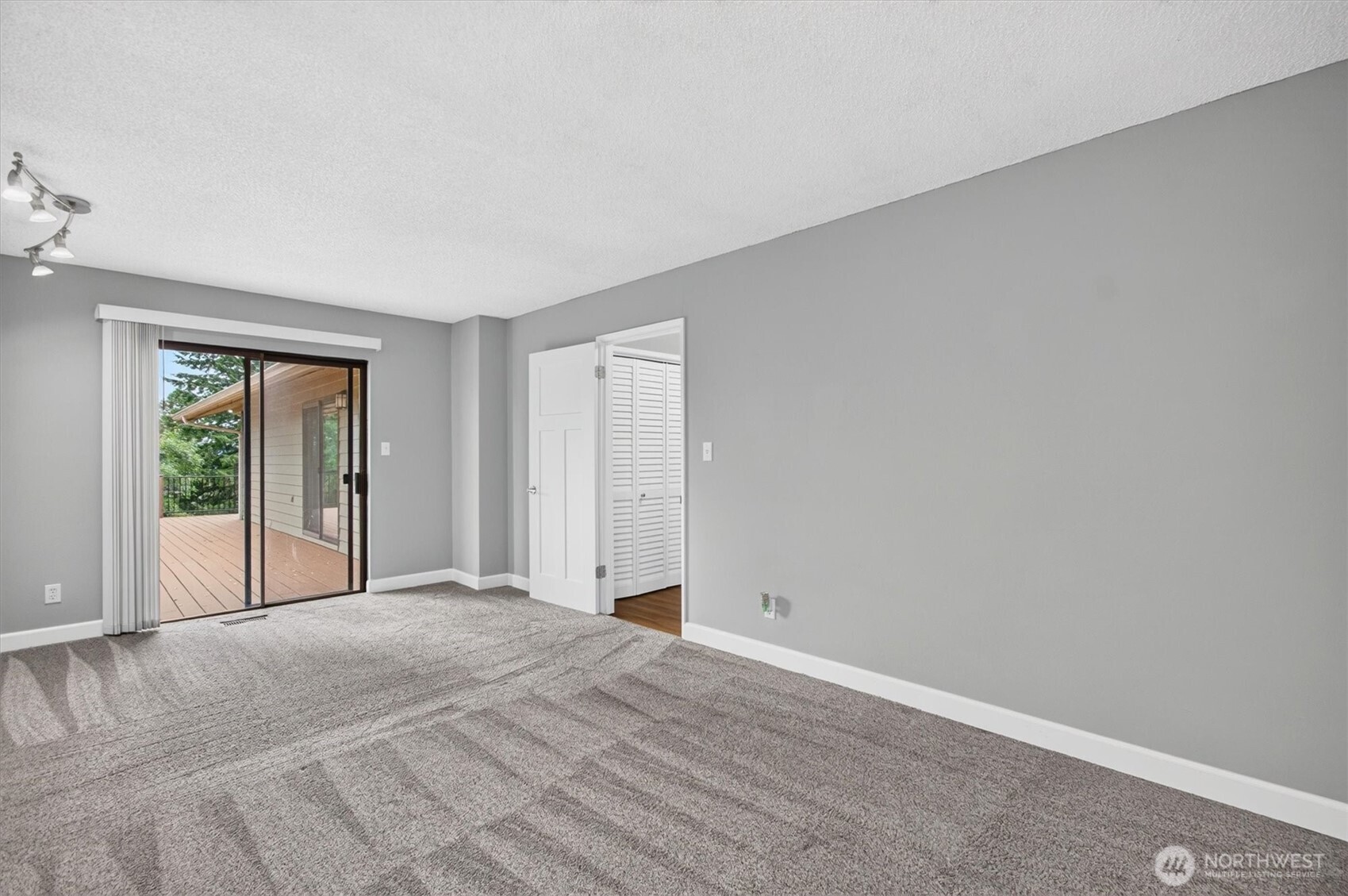 48 Clover Street Property Photo 16
