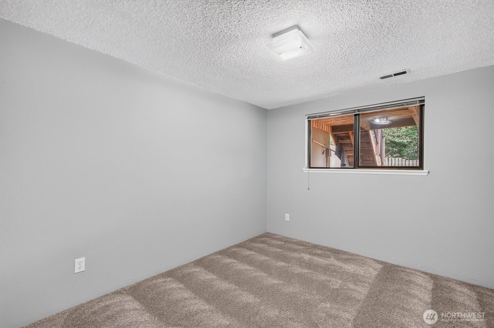 48 Clover Street Property Photo 26