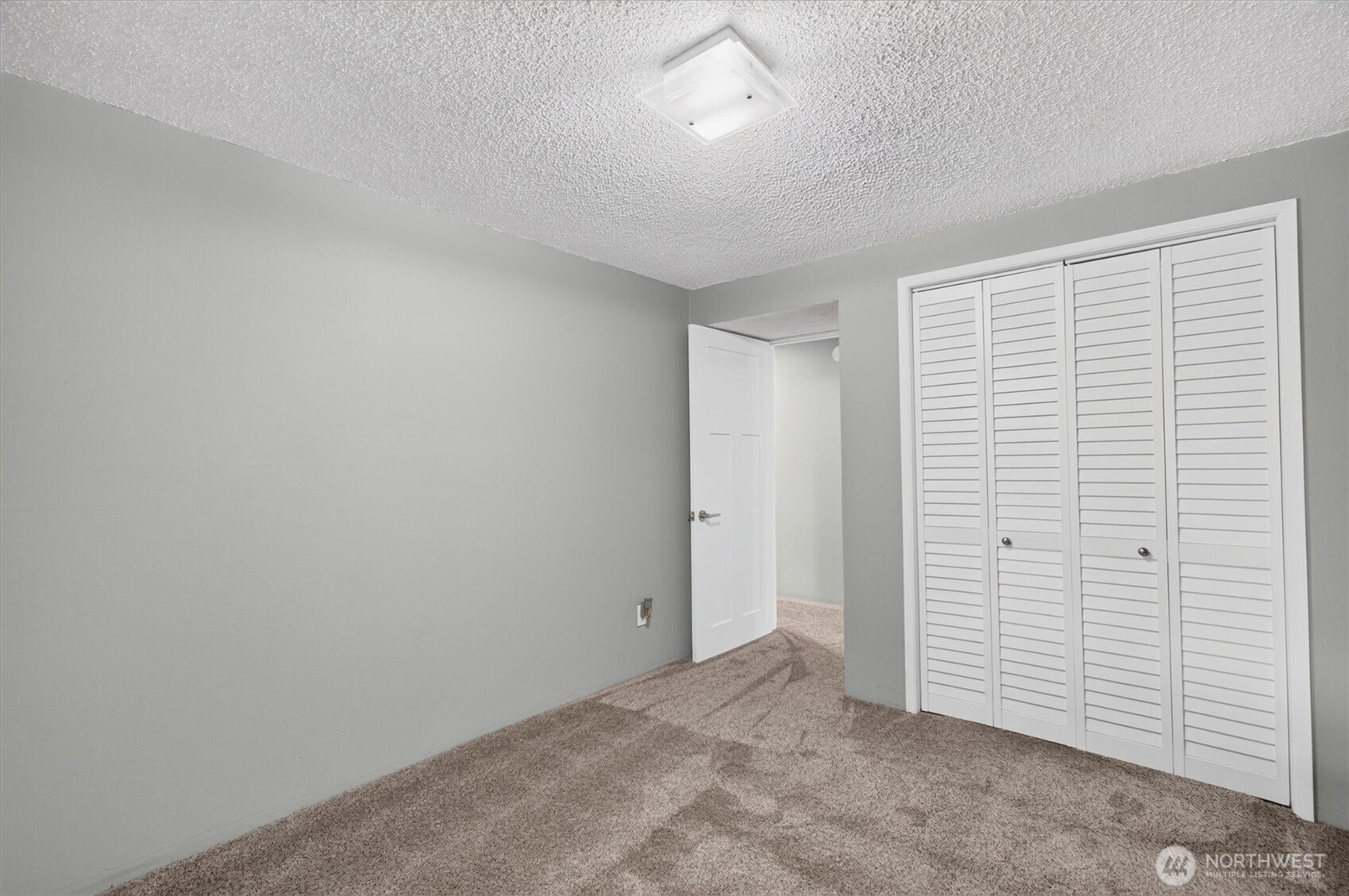 48 Clover Street Property Photo 27