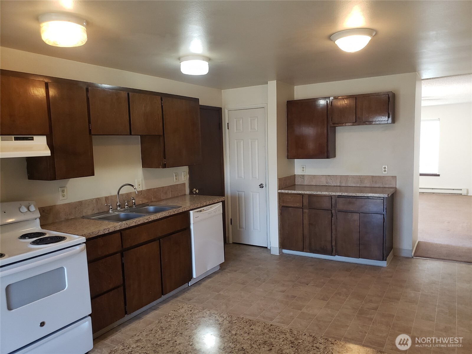 4720 Merlin Street Property Photo 5