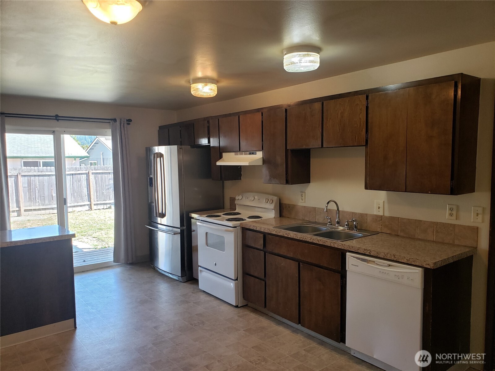 4720 Merlin Street Property Photo 6