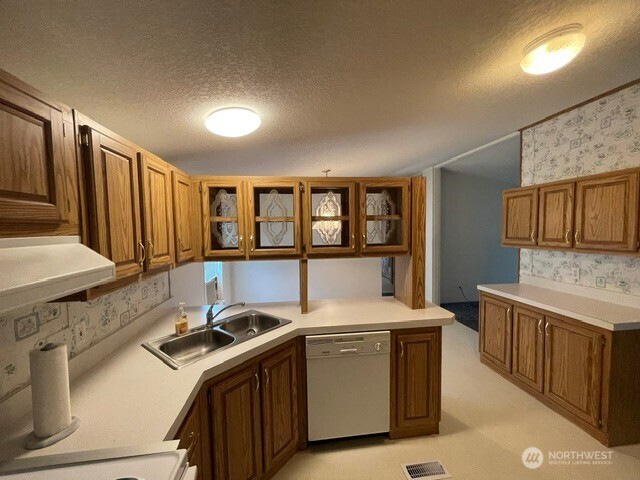 327 Beach Street Property Photo 9