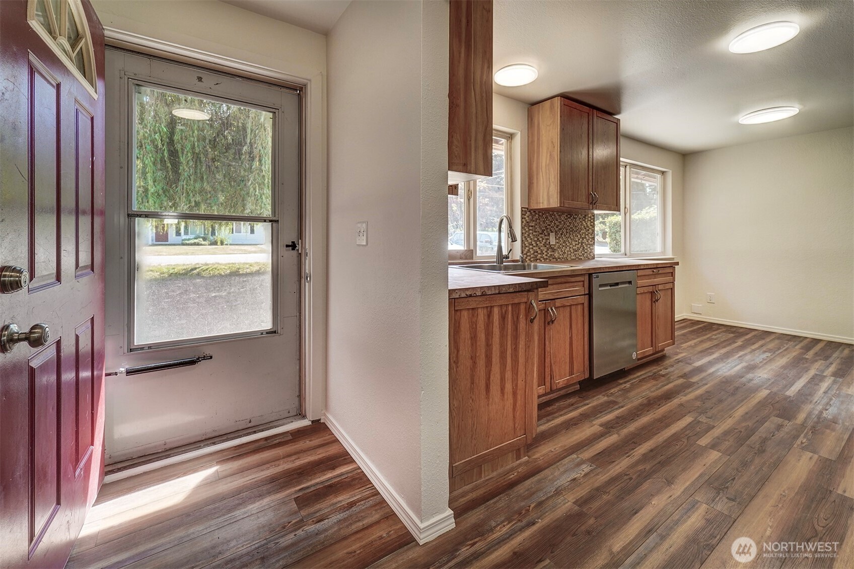 27019 Woodside Road Property Photo 4