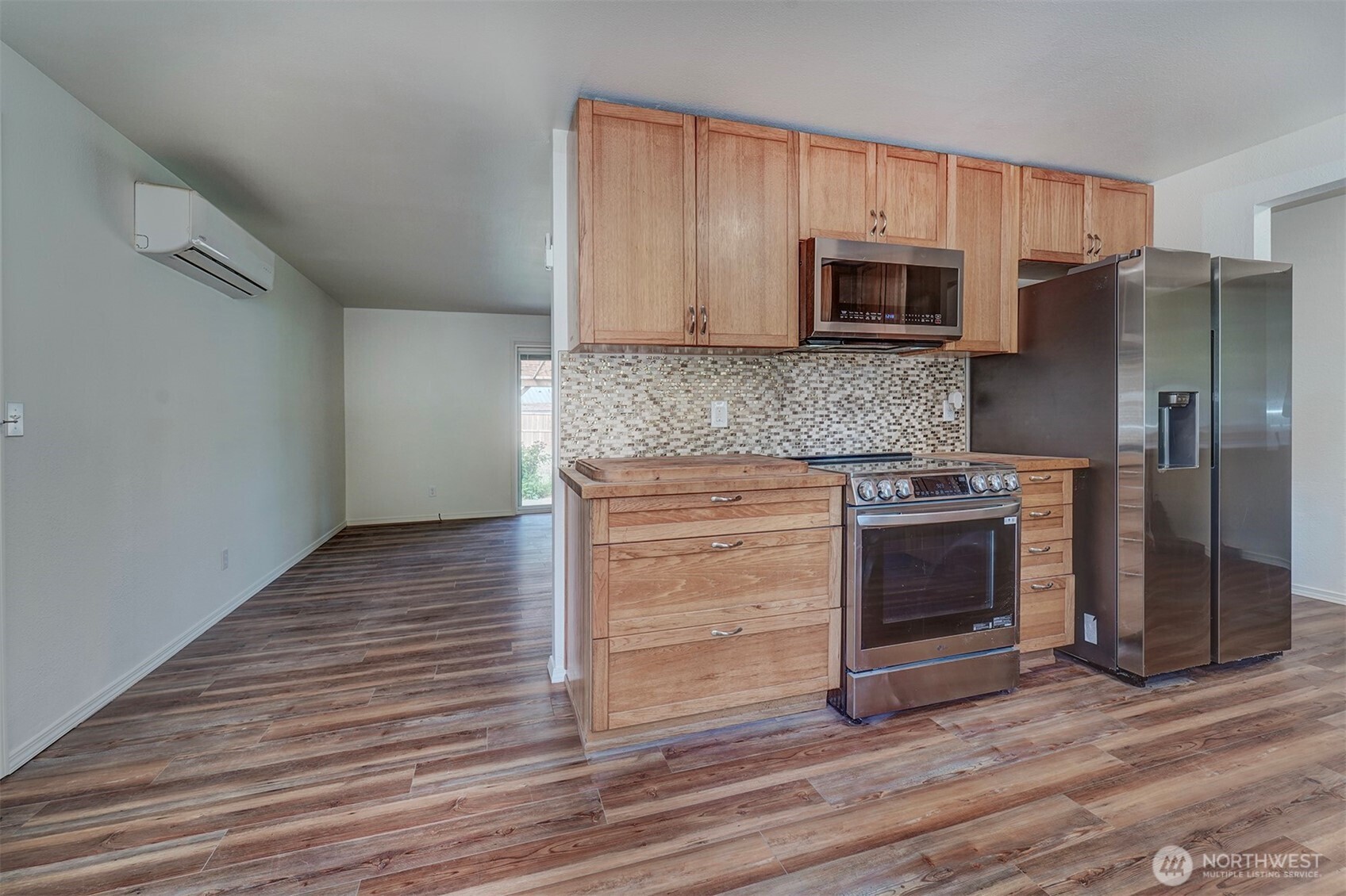 27019 Woodside Road Property Photo 7