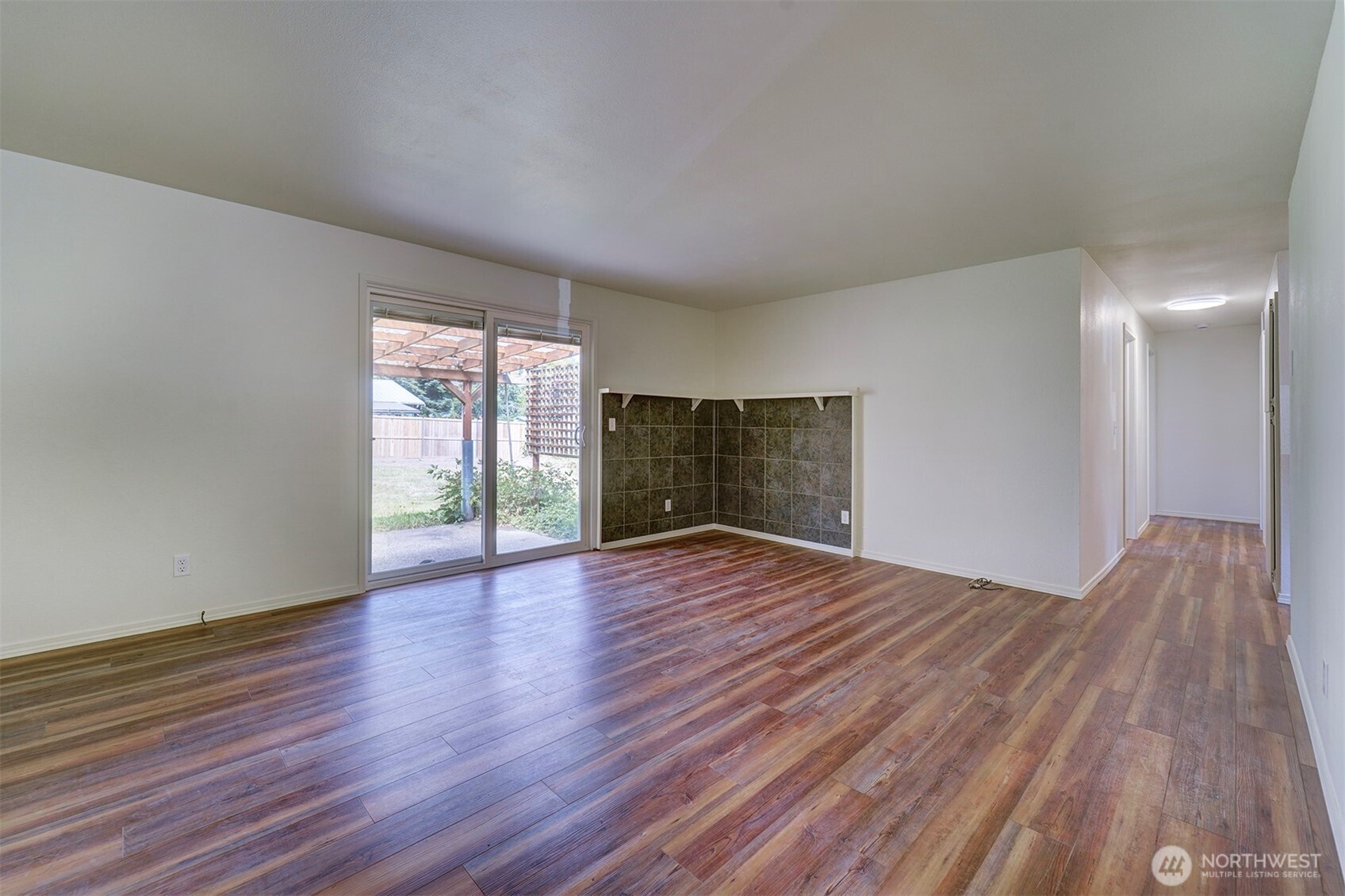 27019 Woodside Road Property Photo 10
