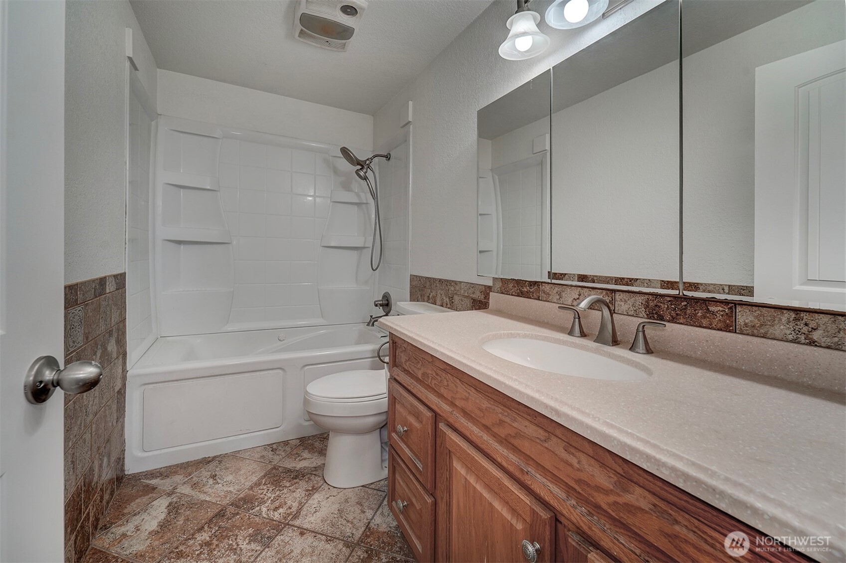 27019 Woodside Road Property Photo 14