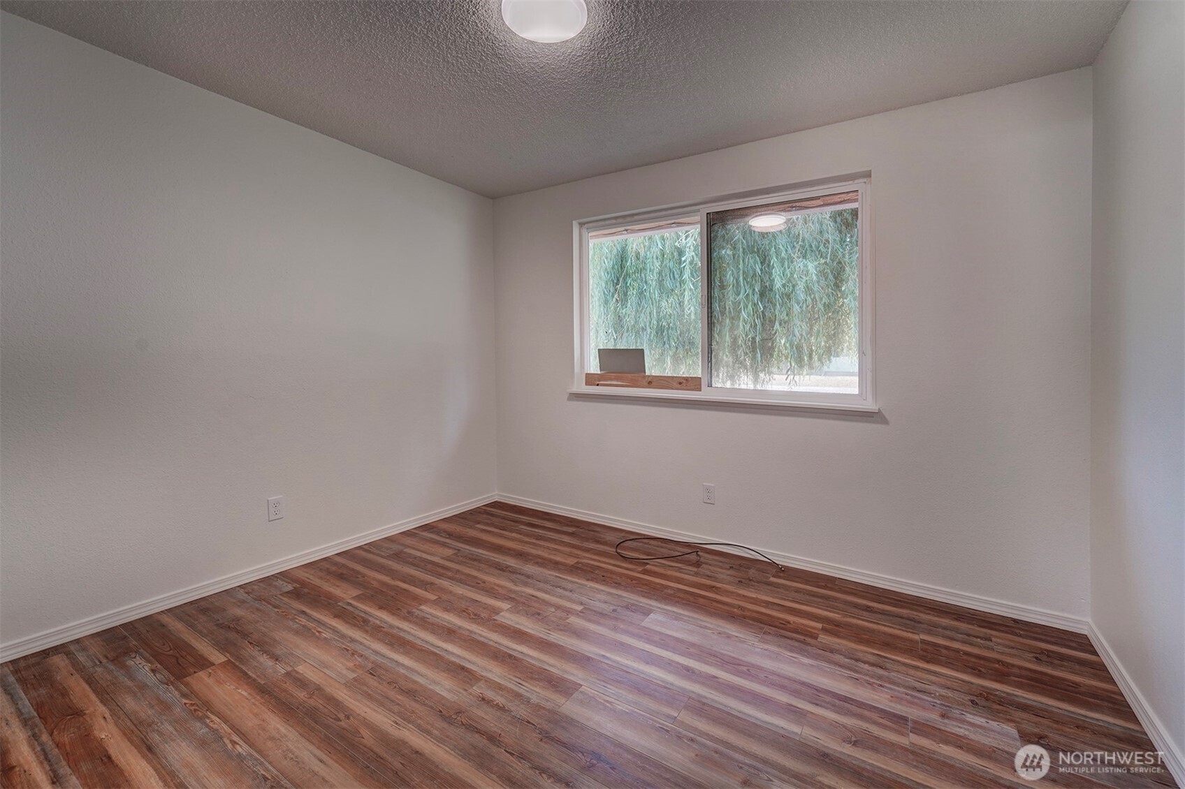 27019 Woodside Road Property Photo 15