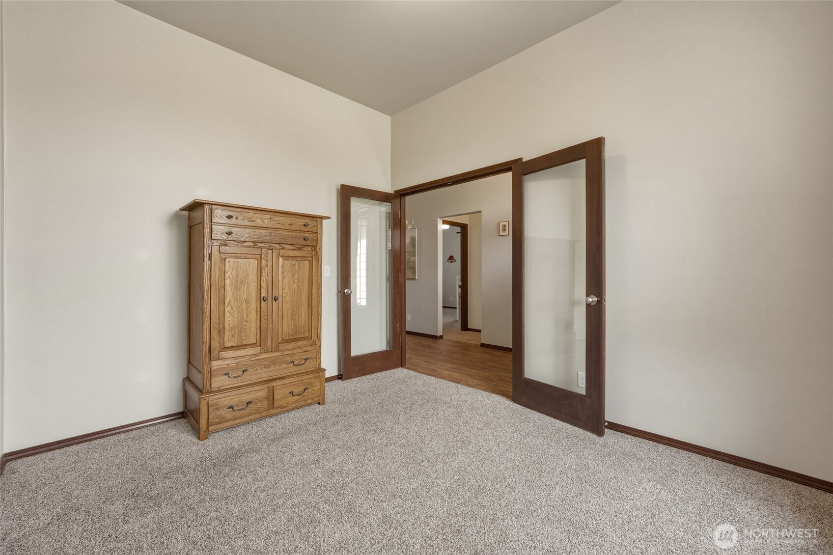 10 Wilshire Street Property Photo 8