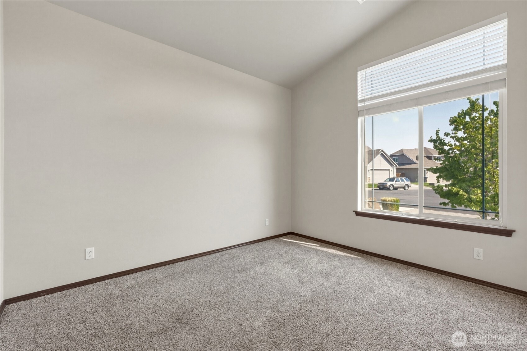 10 Wilshire Street Property Photo 11