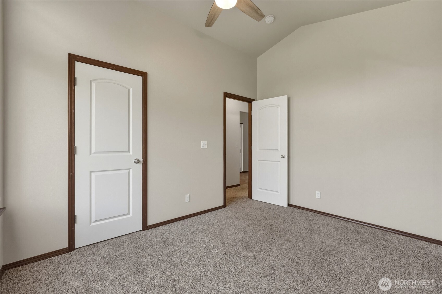 10 Wilshire Street Property Photo 12