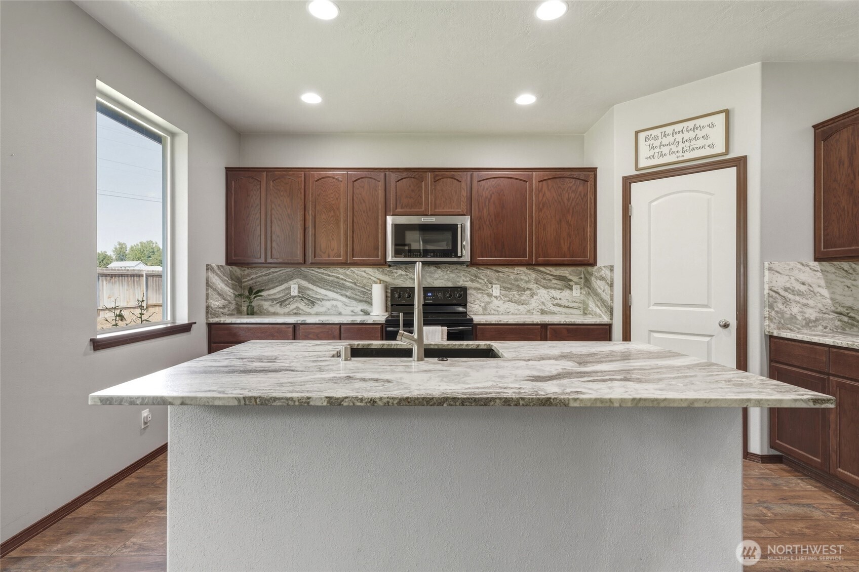 10 Wilshire Street Property Photo 18