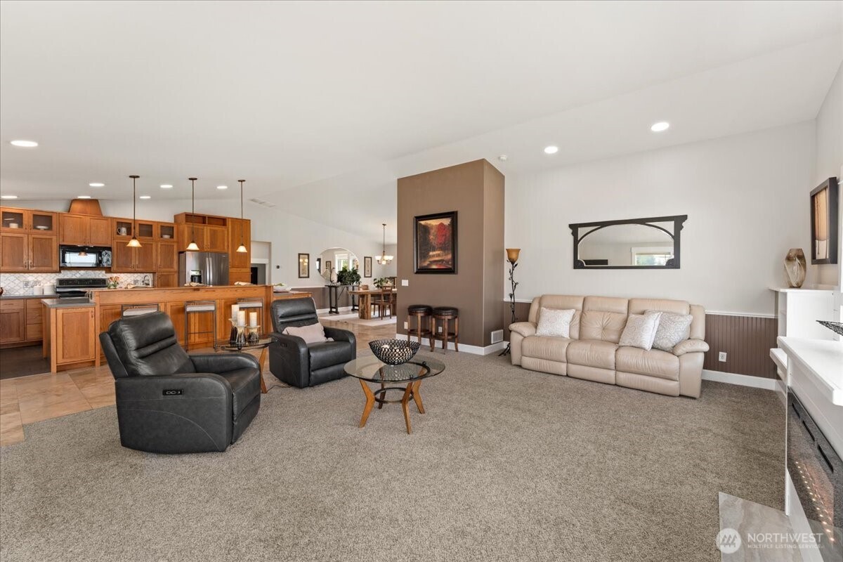 109 Cascade Place Property Photo 11