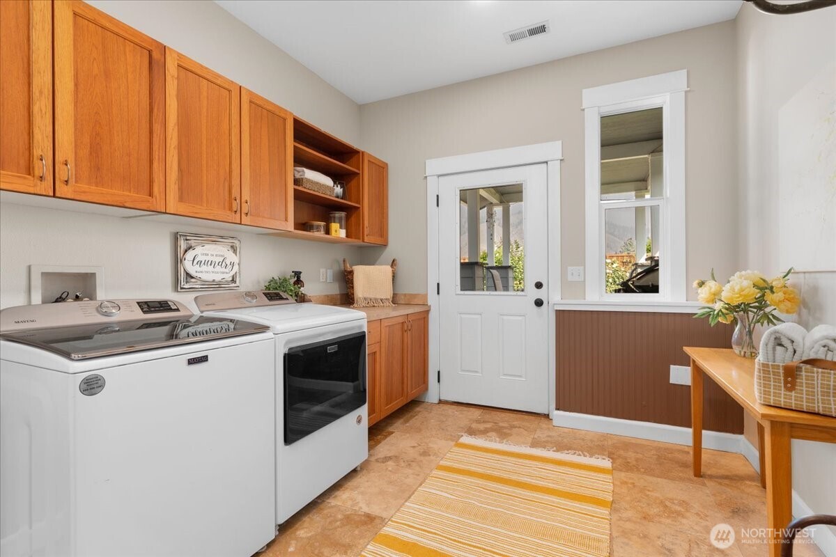 109 Cascade Place Property Photo 24